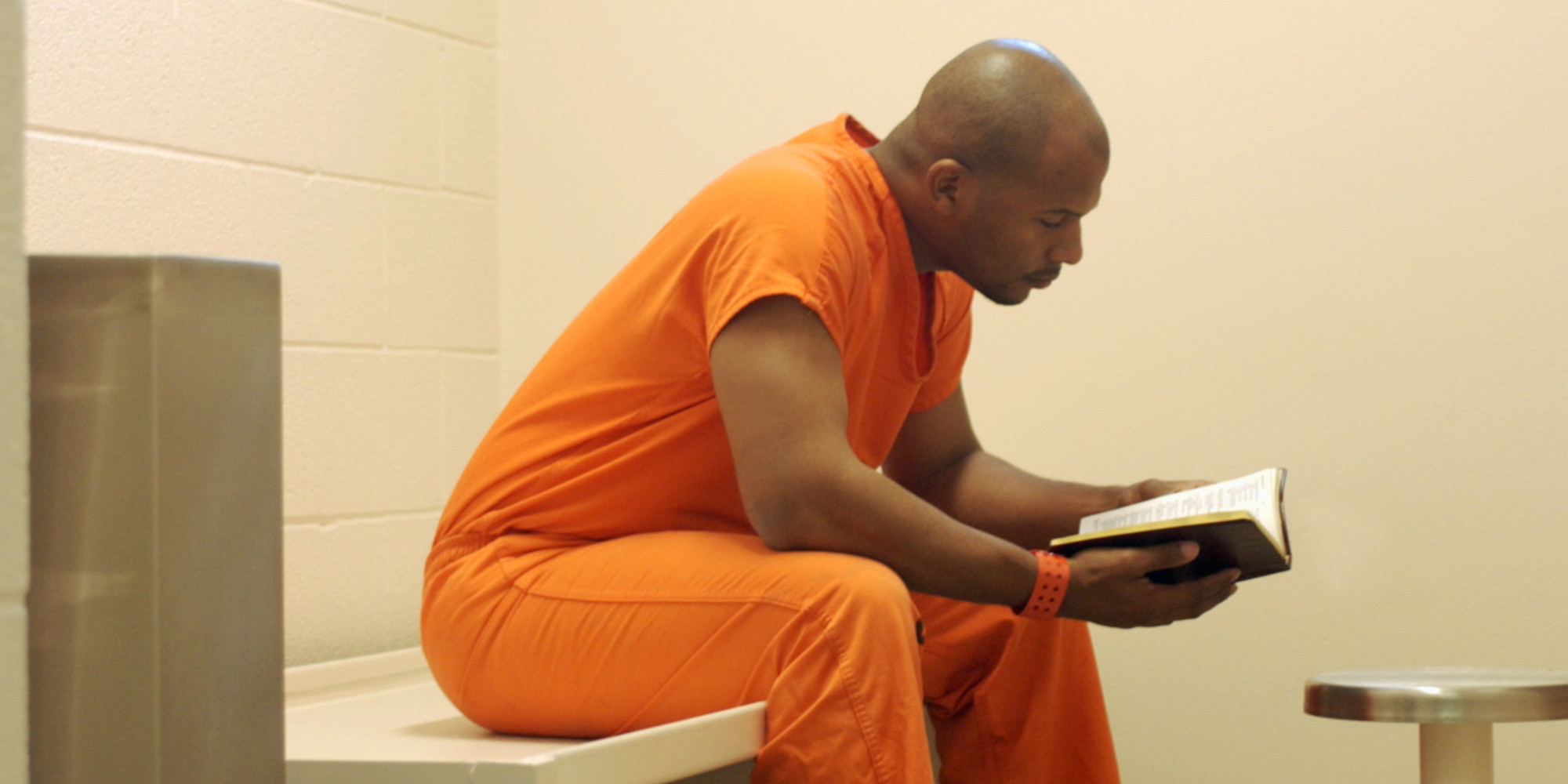 o-PRISONER-READING-facebook